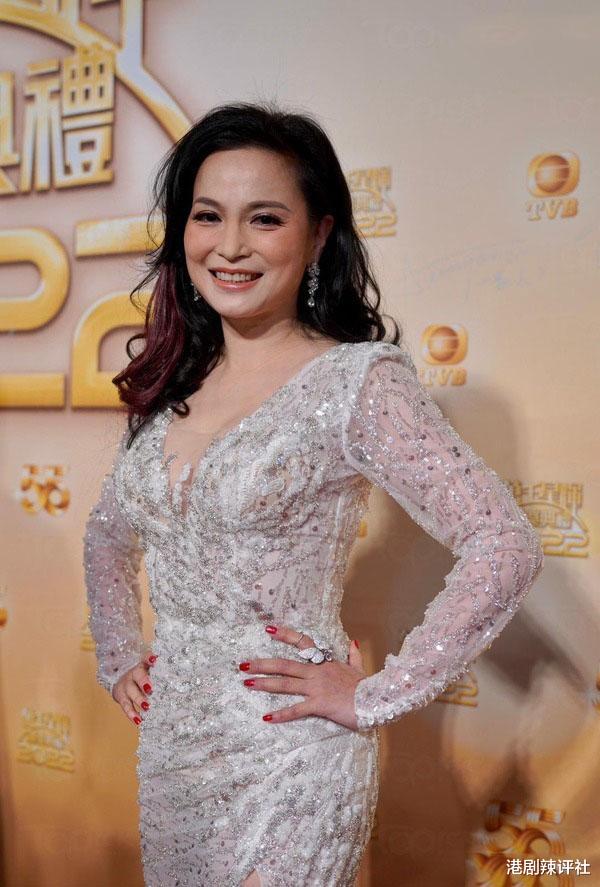 TVB女星出动蓝钻项链拍剧，被封“隐形富婆”曾戴500万名表开工