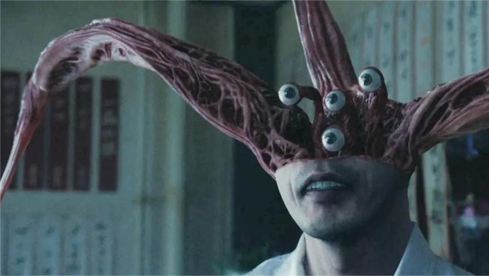 韩剧惊悚片《寄生兽：灰色部队》强势来袭，全程高能值得一看