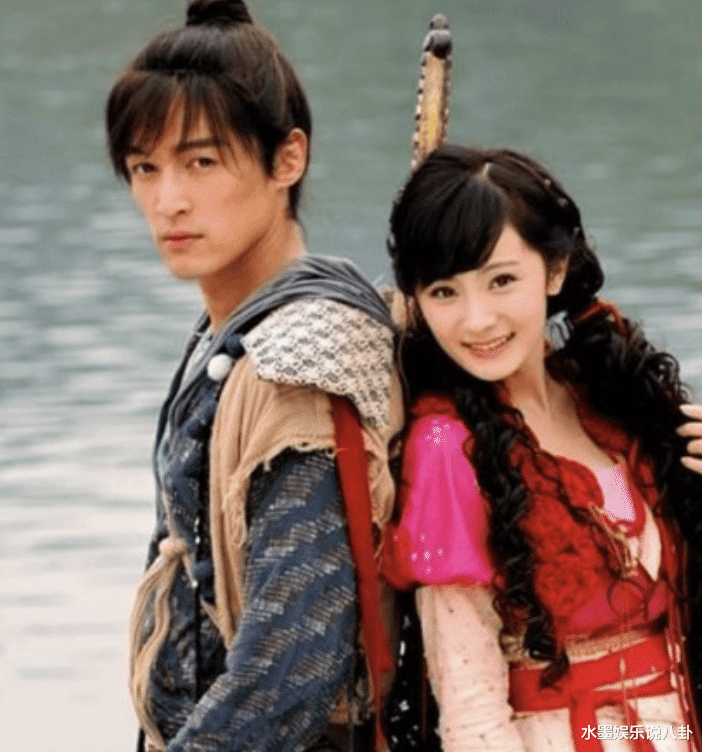 余浩明新恋情曝光：与家人共进晚餐，女友疑似王晓晨！