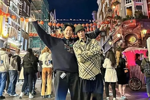 陈坤儿子已成年,容貌开始显现母亲基因,像谁可以认得出吗?