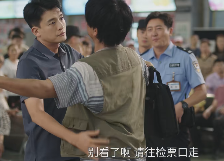 央视《驻站》收视率全国第一，打了多少资方的脸，郑晓龙又赌对了