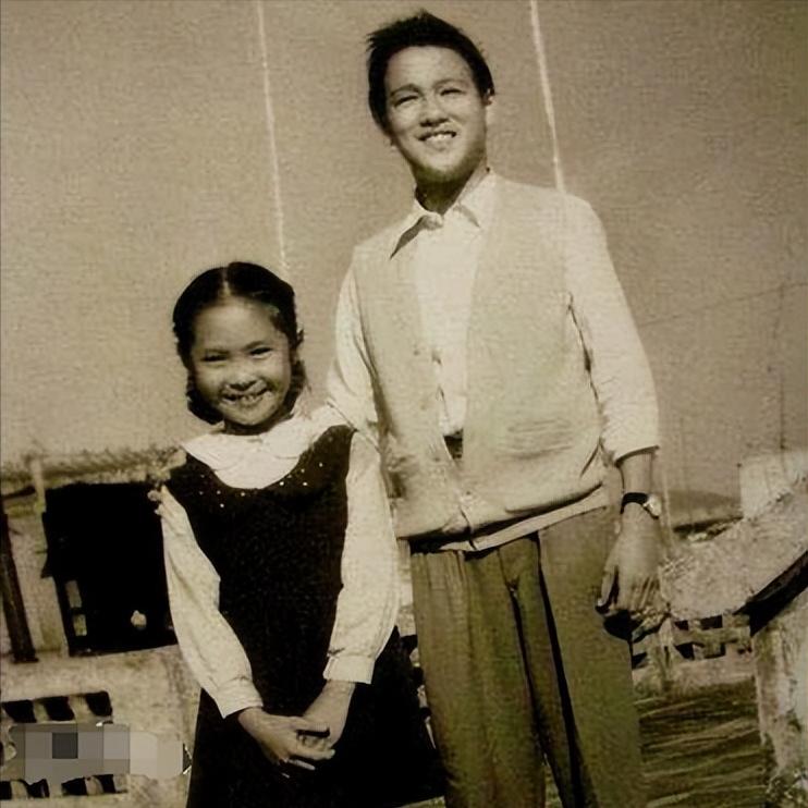 不要谢贤后嫁秦祥林,二婚嫁张正甫,她将一手烂牌打得漂亮