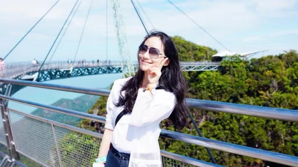 韩雪与万山:当“红三代”遇上“军功世家”,难怪没人敢惹她