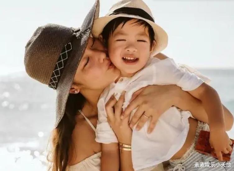 乐基儿露面变漂亮了不少,透露独自带5岁儿子在印尼定居