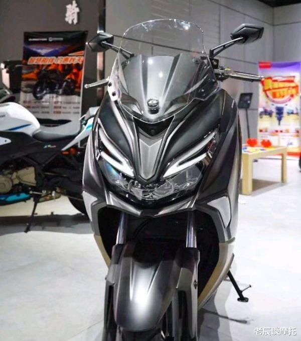 性价比最高的250踏板车，售价15999配备ABS+TCS，同级别无敌