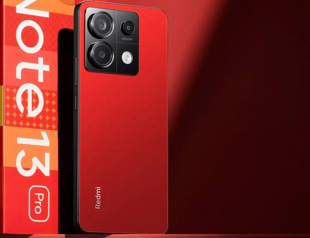 销量最好的两款千元机,一款搭载2亿像素主摄,另一款还是LCD屏幕