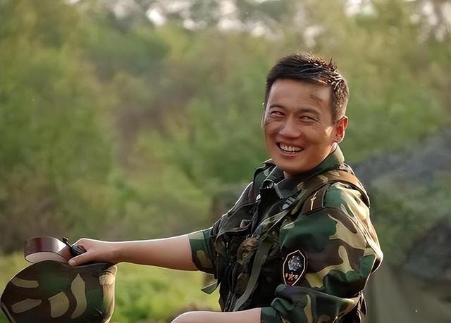 瞒这么多年?“戏里”是父女,“戏外”是夫妻,关系公开孩子八岁