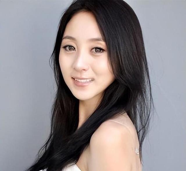 28岁从星光大道成名,却“抢”了别人丈夫,现在沦为了家庭主妇