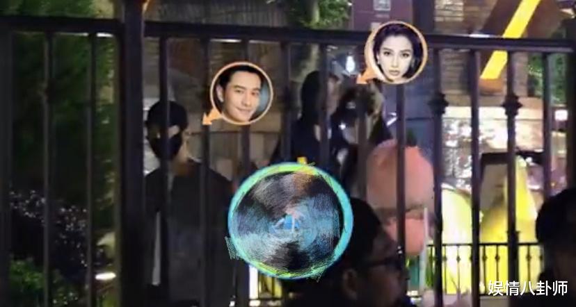 黄晓明杨颖带儿子逛迪士尼，全程却零交流，粉丝起哄：希望趁早复合