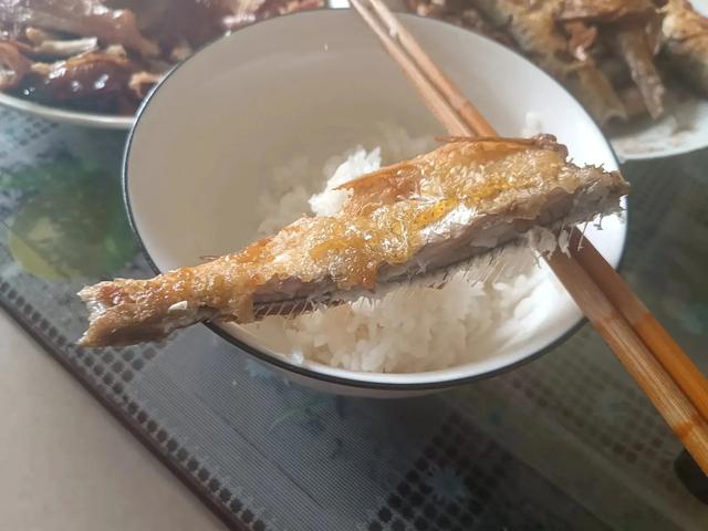 有点爱好才过得充实，紧紧张张一上午，忙得连烟也顾不上抽一根了