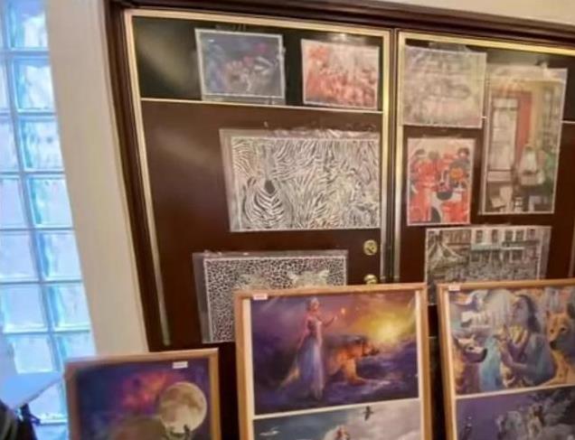 琼瑶与平家子女聚会照曝光 两人亲吻 继子女不满 台媒采访二女儿平珩