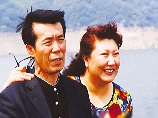 父子俩吃定赵本山，才76岁就赶着过80大寿？直言：礼金够花20年