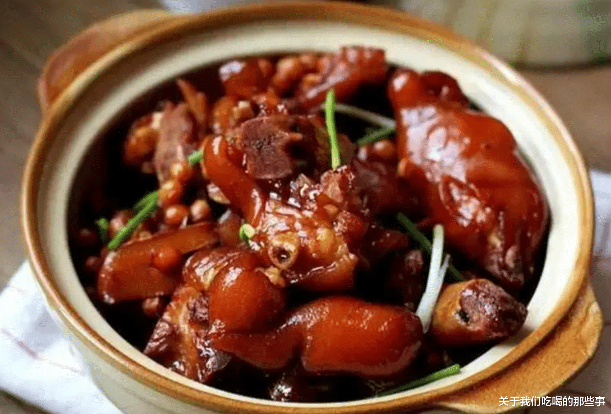 炖猪蹄,牢记“4个窍门”,猪蹄软烂又香嫩,不油腻没腥味