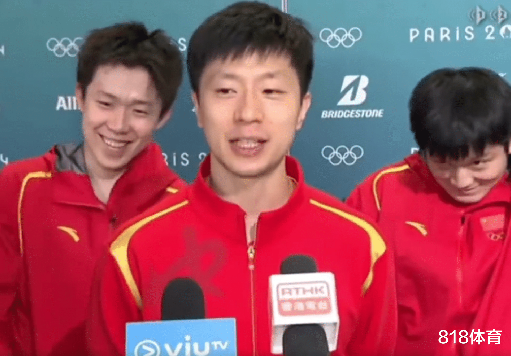 笑喷！马龙带着嘻嘻哈哈接受采访，王楚钦忙美发造型樊振东忙着美甲