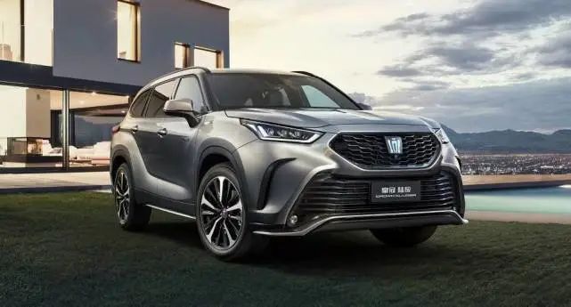 放弃奥迪Q5就选它！“皇冠”豪华SUV，油耗5L，40万档次仅售24万
