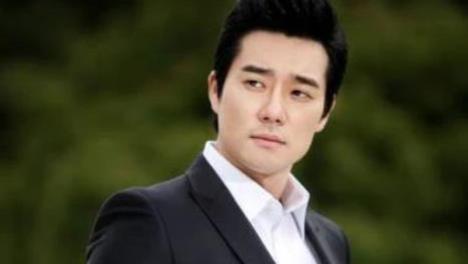 韩国知名男星，觉得自己运气不太好，主动停止工作