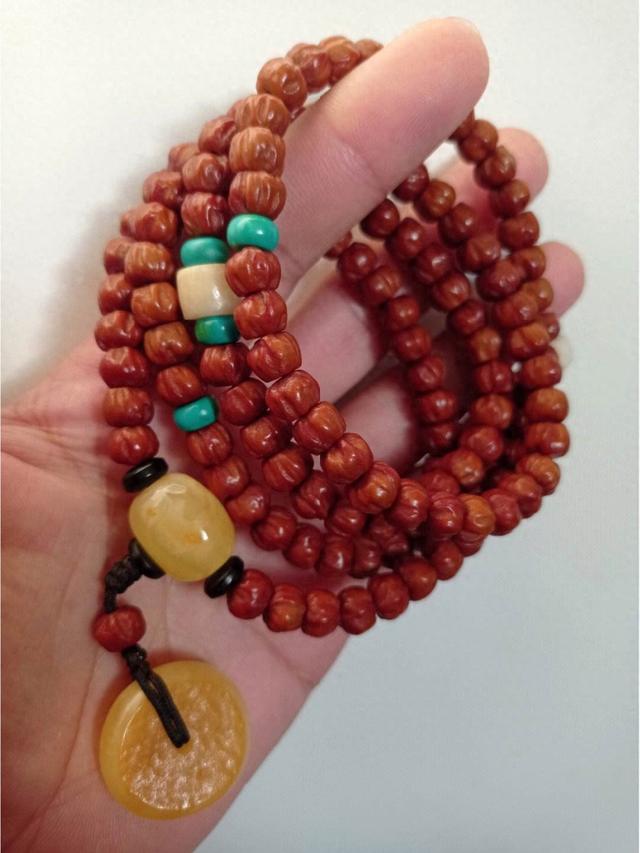 揭秘文玩圈“黑马”：百香籽手串的崛起与魅力