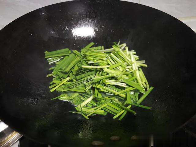 它叫“洗肠草”，春天多吃能排出体内垃圾，可惜大部人不懂吃~