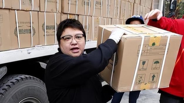 私吞善款、贪污上亿？韩红遭实名举报，4年了，那声道歉迟迟未到