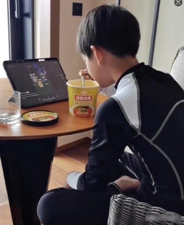 张兰再次来到台北,霖霖不愿意见爸爸汪小菲,兰姐看孩子想法落空