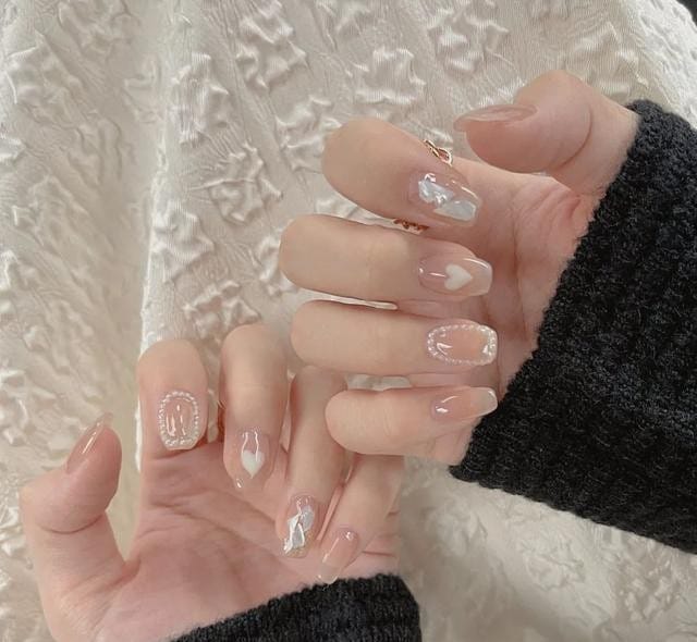 春日出行选择这几款美甲，让你成为人群中最靓的仔！