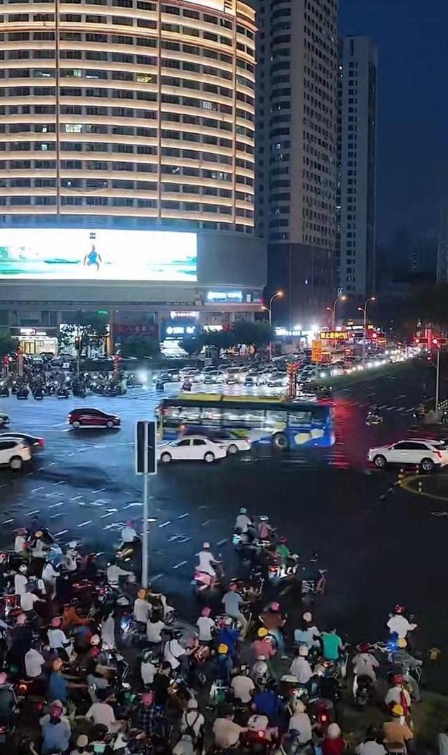 盧克文中國科技最近之所以井噴！是因為要趕2025
