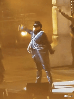 44岁潘玮柏中年发福,晒19岁时期帅照被罗志祥嘲讽:你就继续吃吧