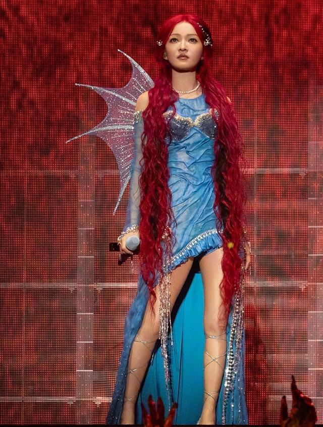 电眼娃娃张韶涵肉丝大赏,丝袜下的歌声总是那么动人心弦。