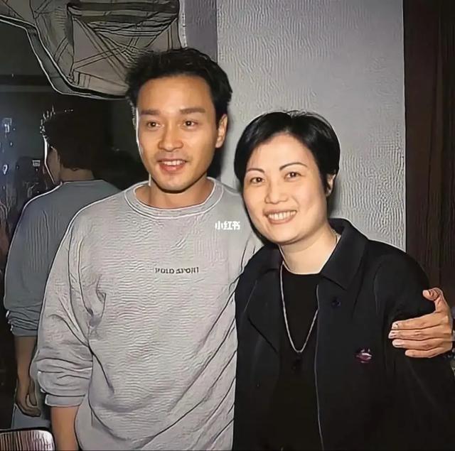 曝陈淑芬唐鹤德合伙诈骗粉丝消费张国荣，隐瞒唐鹤德有新欢的消息