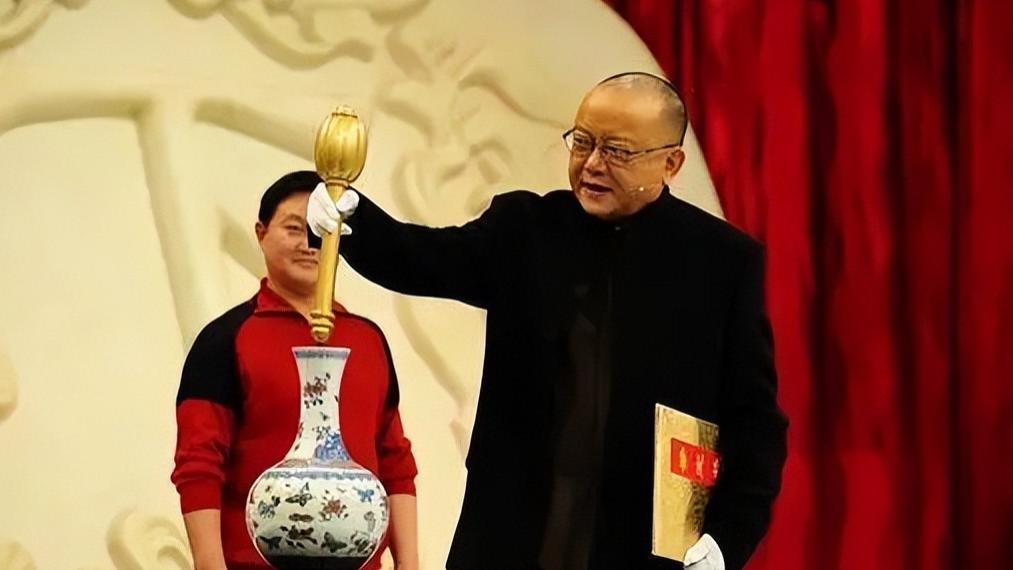 曝王刚卖掉北京价值上亿四合院，移民美国，本人回应：我不是和珅