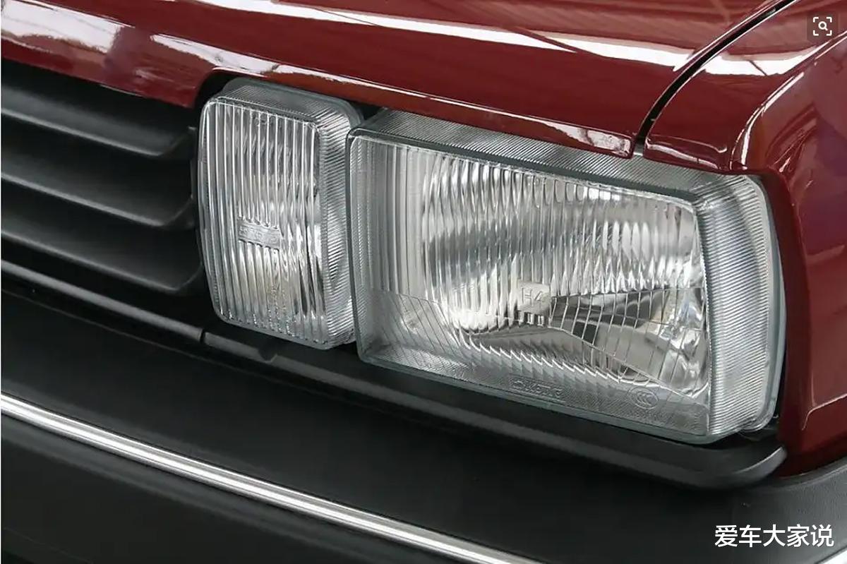 20多年前的汽车：大灯罩上有很多条纹，现在的车怎么没了？