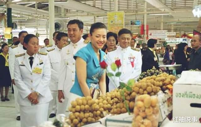 西拉米是后宫颜霸，身穿一袭便服依旧惊艳，外形条件比苏提达好