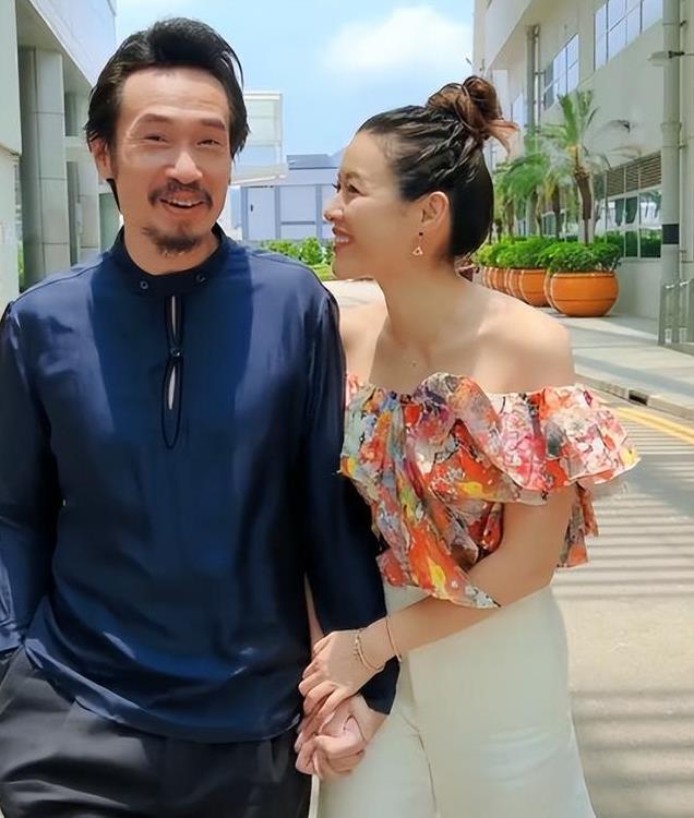 陈豪时隔16年再获影帝，妻子陈茵微台下激动落泪