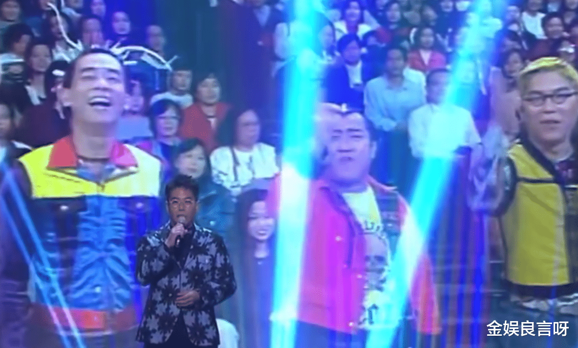 香港这夜，汪明荃小腹赘肉突出，高海宁绿裙抢眼，曾志伟咋肿了？