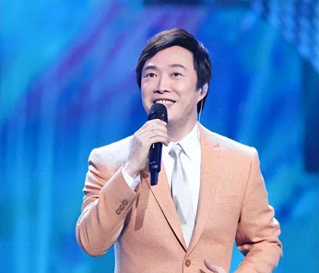 “痴情王子”费玉清：曾为初恋终生未娶，最后与56岁闺蜜相伴终