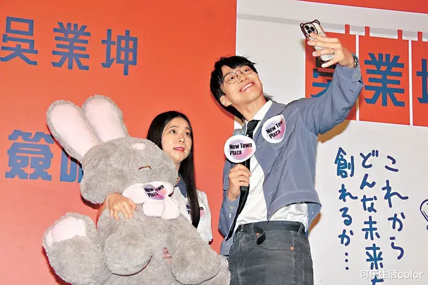 吴业坤陷“骗局”！弃“旺夫”老婆另选新女做主角，事业即时一落千丈？