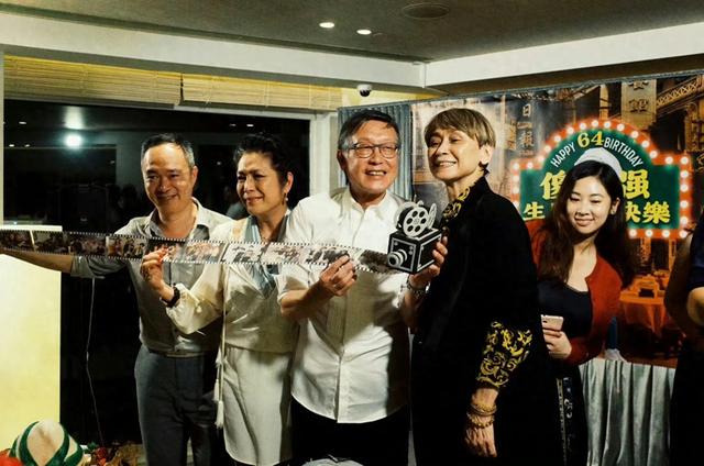 刘伟强香港办64岁生日宴，《古惑仔》演员齐聚，郑伊健状态显苍老
