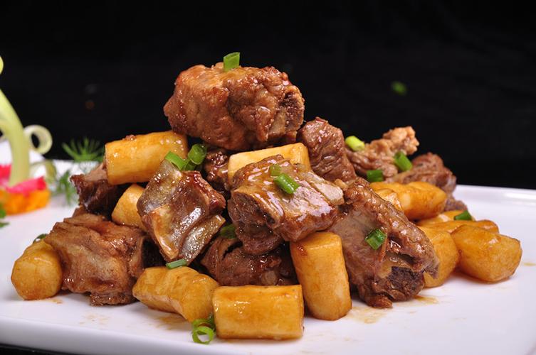 年过50，建议多吃这8种菜，硒含量是洋葱的30倍，更显年轻少生病