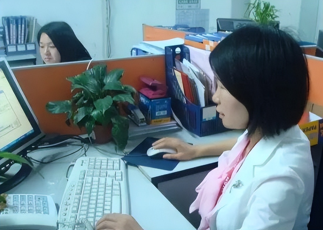 “穷人定律”有多可怕？底层家庭的父母，普遍让孩子从事3种工作