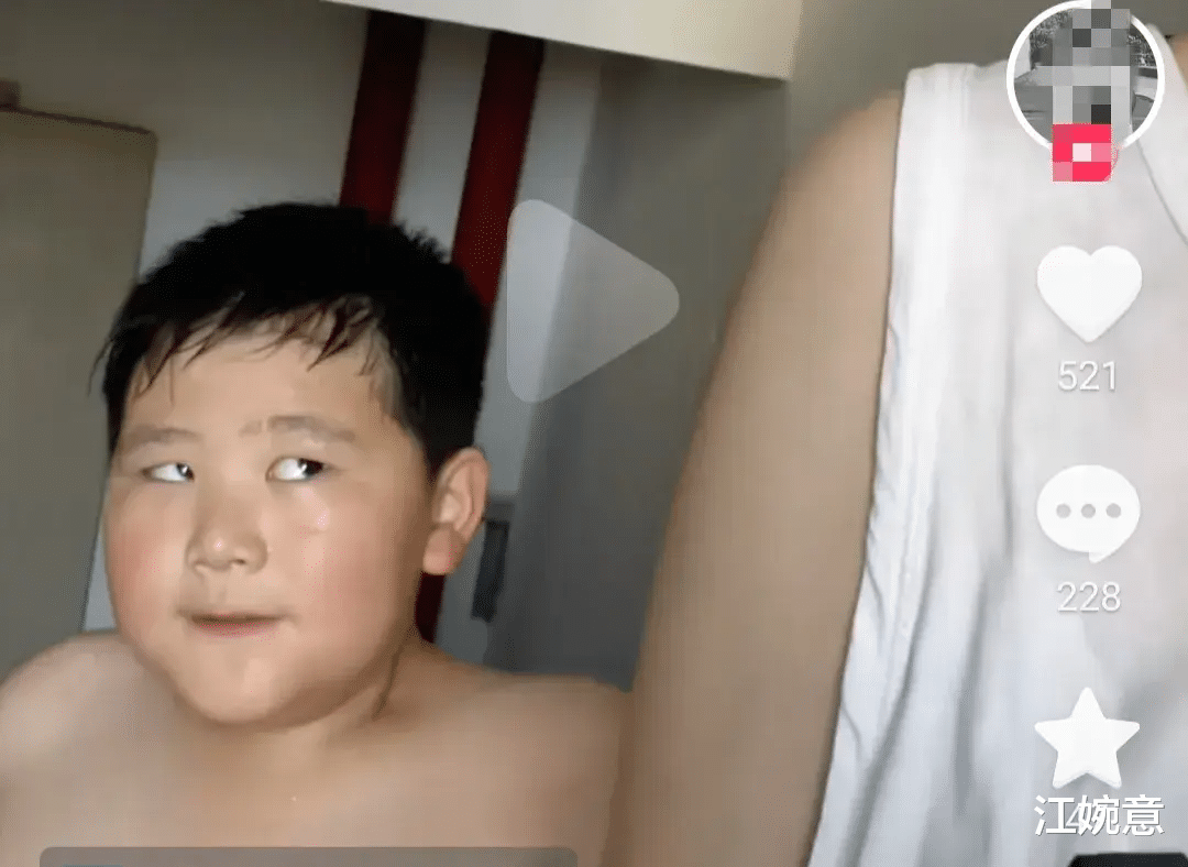 江苏一女子带10岁侄子爬18层楼梯减肥，网友却全被女子的身材吸引