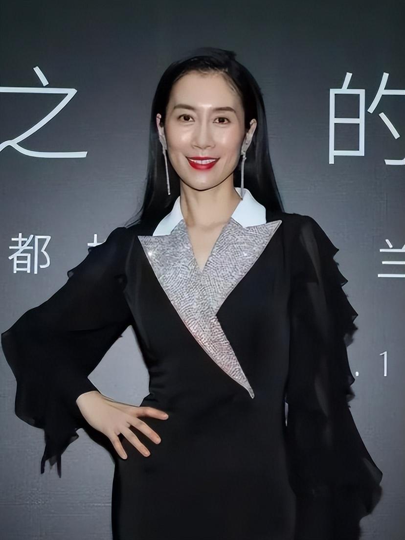 长相显老有多吃亏? “同年不同脸”的几位明星,看着却像差了20岁