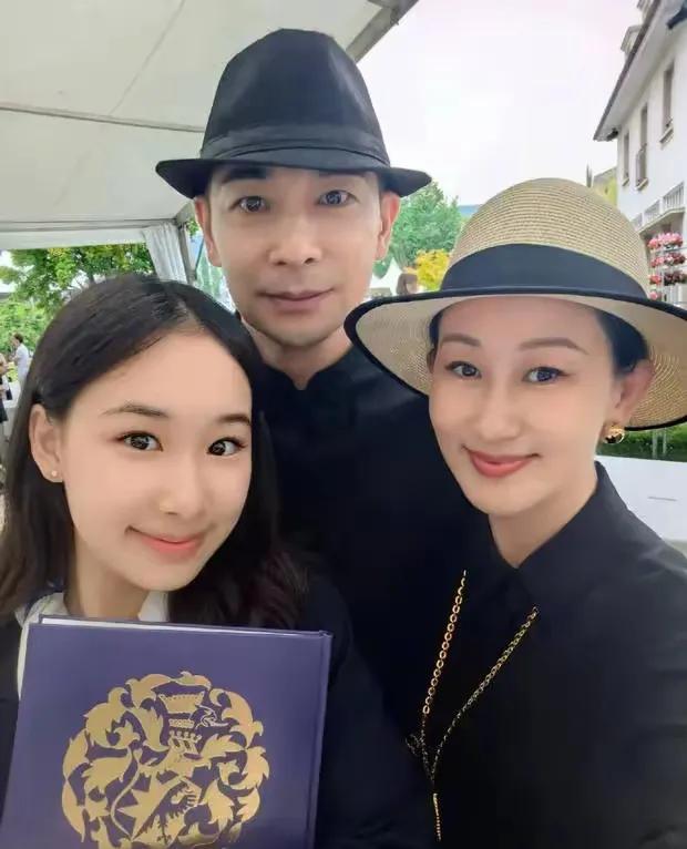 赵文卓大女儿出国留学谨慎，没有闺蜜团，放暑假也要父母接回家