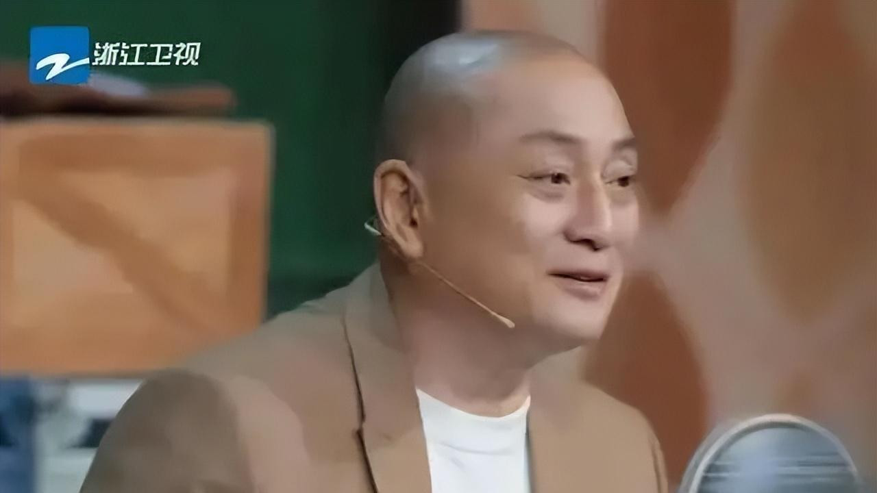 演技普通却自信爆棚，究竟谁在背后力挺她？