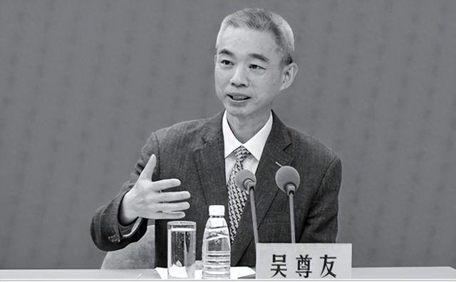 疾控专家吴尊友患上“癌中之王”!吃饭时的3个异样,可能是警报