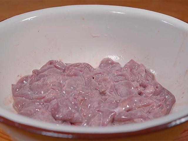 失眠多是肝火旺,春天要多吃3菜,清肝火助睡眠,睡得好啥都好了