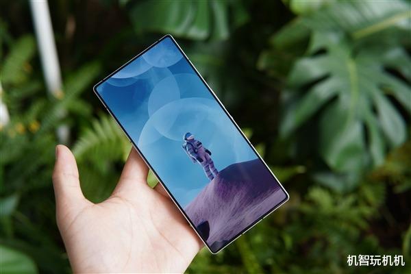 完美\小米MIX5\來襲？7050毫安超大電池+悟空屏+驍龍8至尊芯！