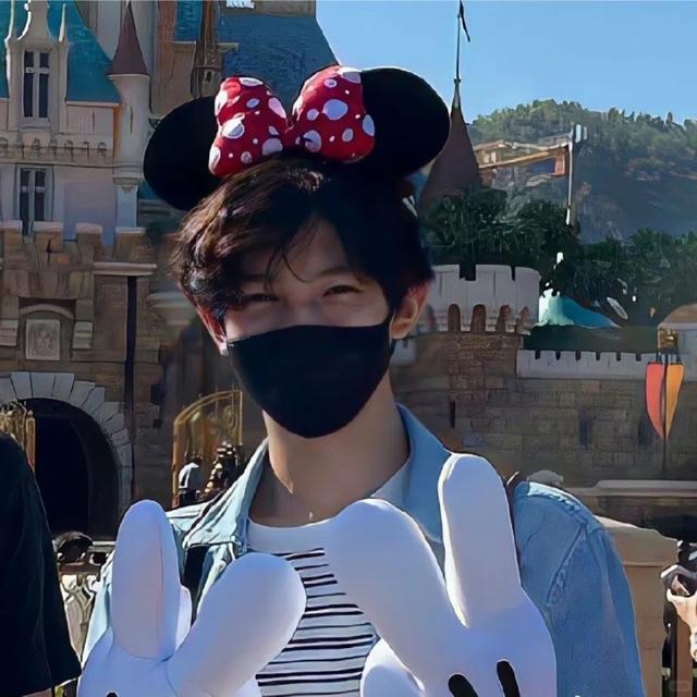 张智霖夫妻好开明,开始担心儿子性取向,催18岁儿子现在就找女友