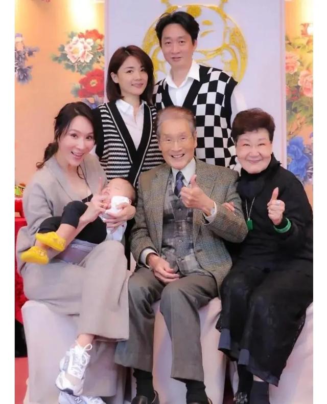 突发！82岁演员石英去世，感冒住院后医治无效，曾出演《意难忘》