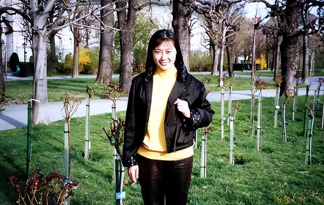 她是“央视名嘴”,因揭露姜昆丑闻被封杀,如今65岁处境如何?