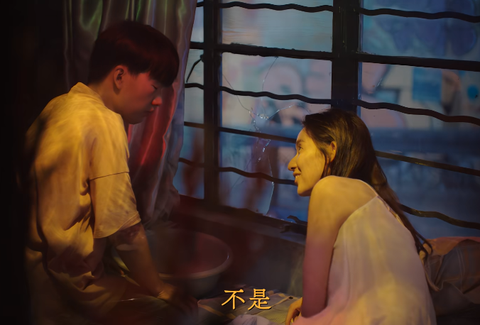 《边水往事》女赌王荣姐:戏里土掉渣,年轻靓到炸,还是挂历女神